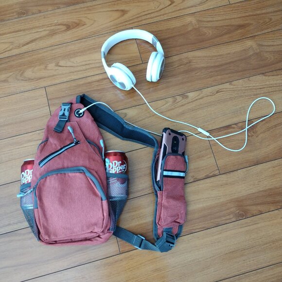 Movie&Men/Woman it's a dull red and gray backpack - Picture 7 of 16